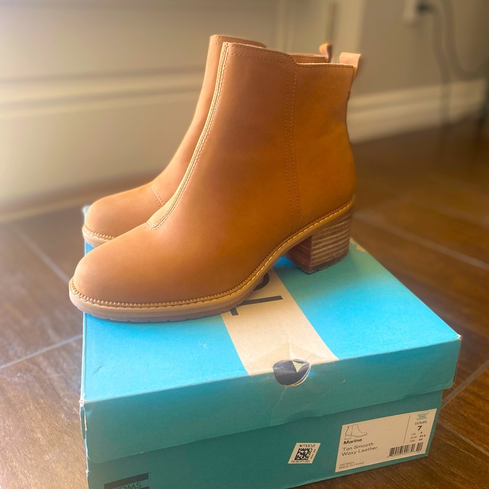 Tom’s Marina Tan Leather Heeled